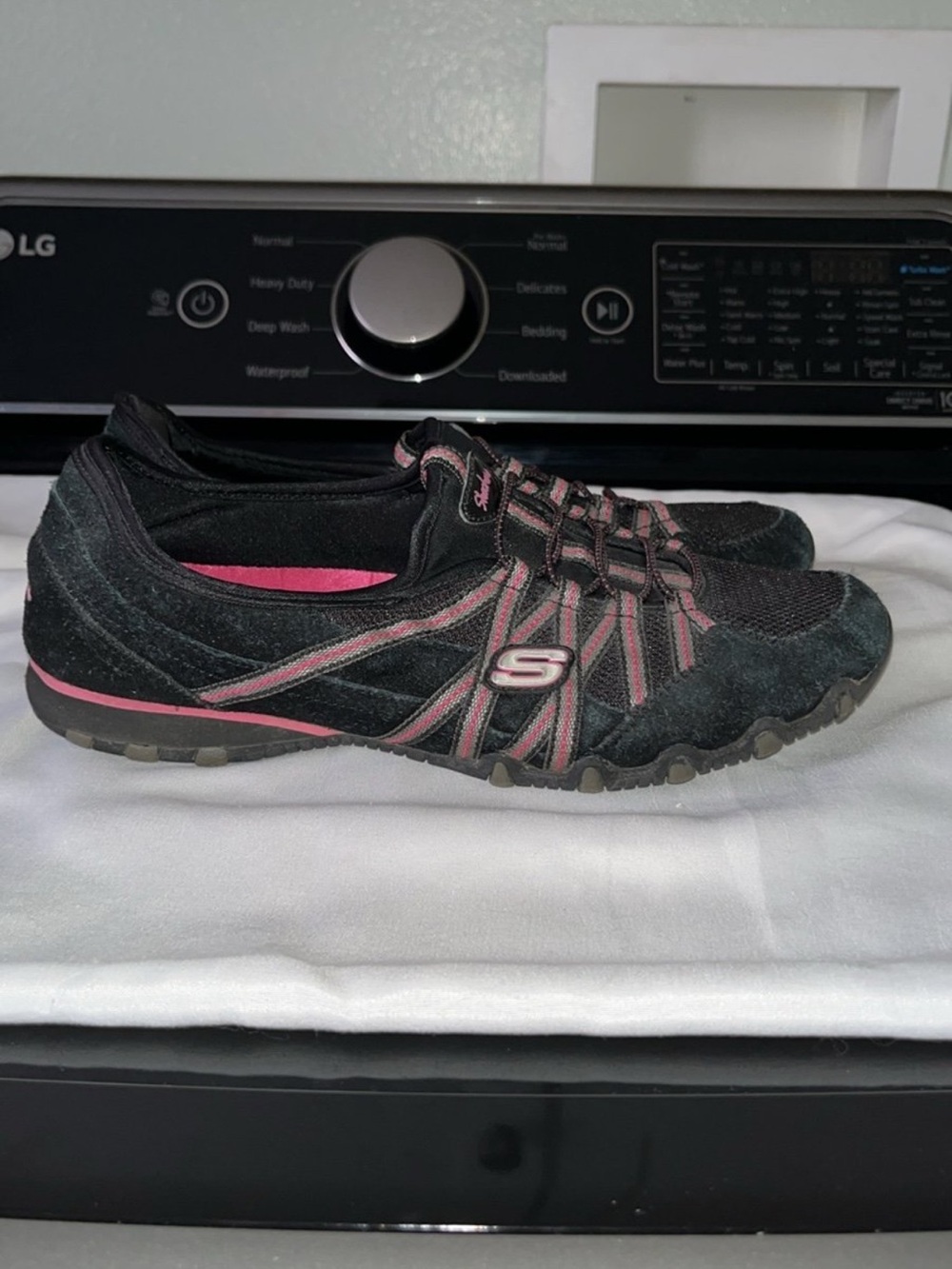 Skechers Slip On Mary Jane Sneakers Black Pink Women’s Size 10